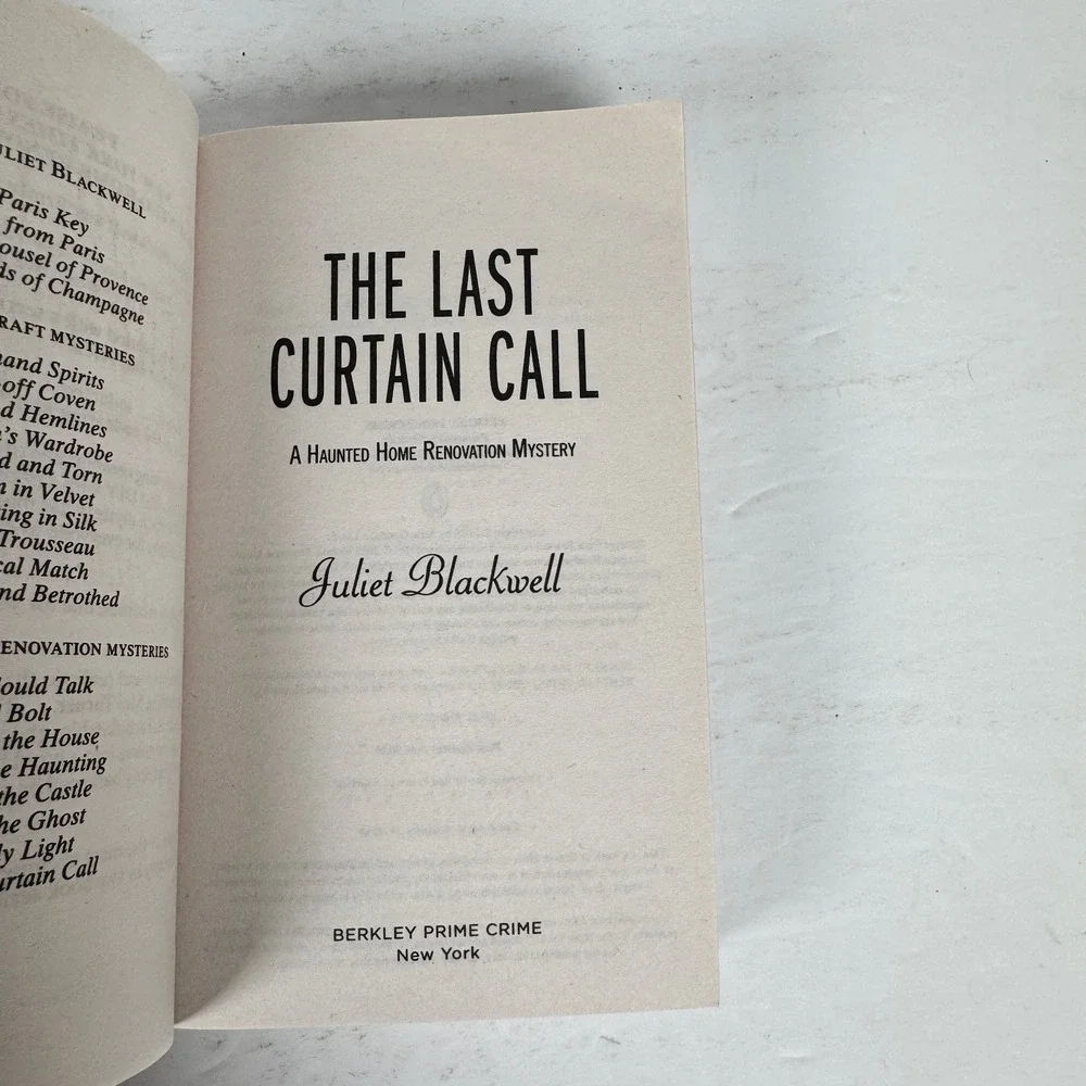 The Last Curtain‎ Call Juliet Blackwell 2020 1st Ed Haunted Home Mystery Berkley